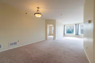 6995 S Riverwood Blvd, Franklin, WI 53132 - Photo 7
