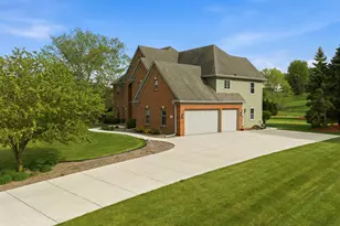 N36W22663 Long Valley Rd, Pewaukee, WI 53072 - Photo 5