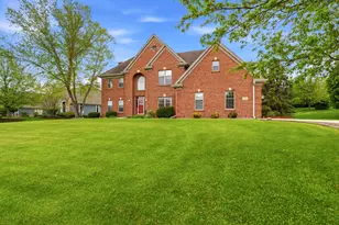N36W22663 Long Valley Rd, Pewaukee, WI 53072 - Photo 3