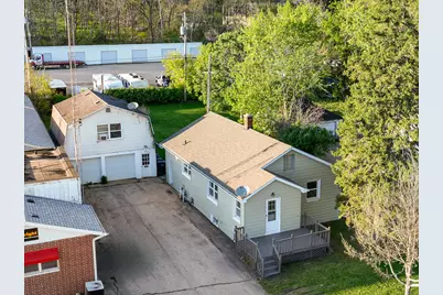 1207  Grant St, Lake Geneva, WI 53147 - Photo 9