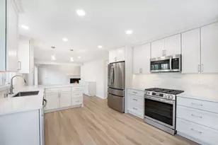 12409 N Golf Dr, Mequon, WI 53092 - Photo 11