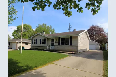 2111  Canary St, West Bend, WI 53090 - Photo 1