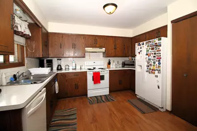 2111  Canary St, West Bend, WI 53090 - Photo 5