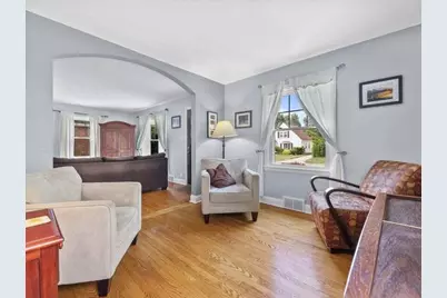 4942 N Berkeley Blvd, Whitefish Bay, WI 53217 - Photo 7