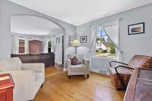 4942 N Berkeley Blvd, Whitefish Bay, WI 53217 - Photo 7