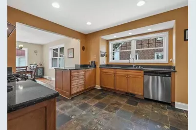 4942 N Berkeley Blvd, Whitefish Bay, WI 53217 - Photo 15