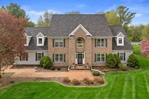 126 Hickory Dr, Delafield, WI 53018 - Photo 9
