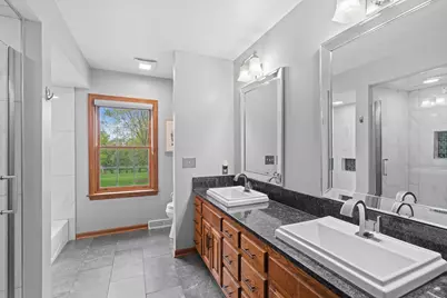 126  Hickory Dr, Delafield, WI 53018 - Photo 37