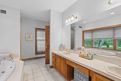 126  Hickory Dr, Delafield, WI 53018 - Photo 45