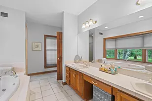 126 Hickory Dr, Delafield, WI 53018 - Photo 45