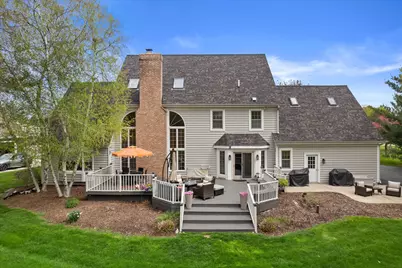 126  Hickory Dr, Delafield, WI 53018 - Photo 7