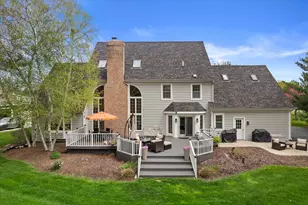 126 Hickory Dr, Delafield, WI 53018 - Photo 7
