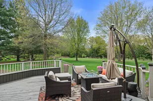 126 Hickory Dr, Delafield, WI 53018 - Photo 13