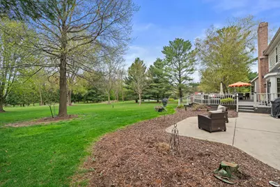 126  Hickory Dr, Delafield, WI 53018 - Photo 11