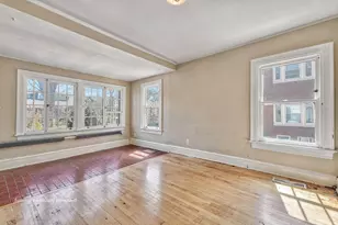 3313 N Summit Ave, Milwaukee, WI 53211 - Photo 9