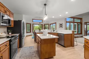 W292N3634 Stillmeadow Rd, Delafield, WI 53072 - Photo 21
