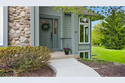 W292N3634  Stillmeadow Rd, Delafield, WI 53072 - Photo 3