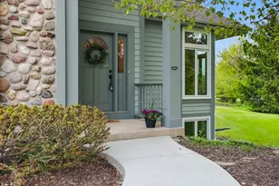 W292N3634 Stillmeadow Rd, Delafield, WI 53072 - Photo 3