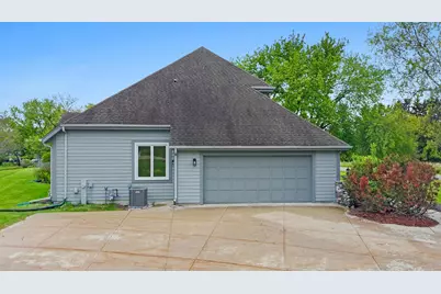 W292N3634  Stillmeadow Rd, Delafield, WI 53072 - Photo 9