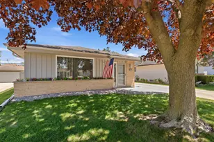 4248 S 91st Pl, Greenfield, WI 53228 - Photo 3