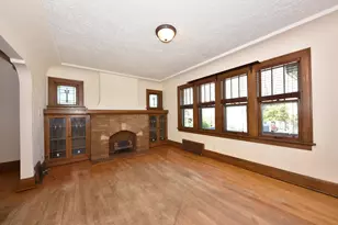3737 W Miller Ln, Milwaukee, WI 53208 - Photo 9