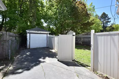 3737 W Miller Ln, Milwaukee, WI 53208 - Photo 27