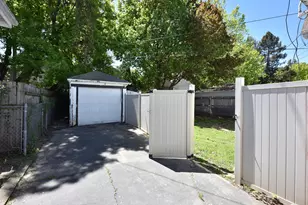 3737 W Miller Ln, Milwaukee, WI 53208 - Photo 27