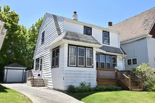 3737 W Miller Ln, Milwaukee, WI 53208 - Photo 3