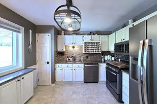 478 Park Ave, Burlington, WI 53105 - Photo 3
