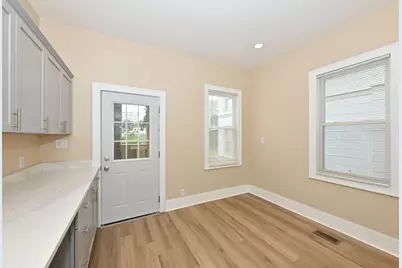 2825 W Juneau Ave, Milwaukee, WI 53208 - Photo 19