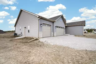 1251 Vly Hl Ln, Racine, WI 53182 - Photo 5