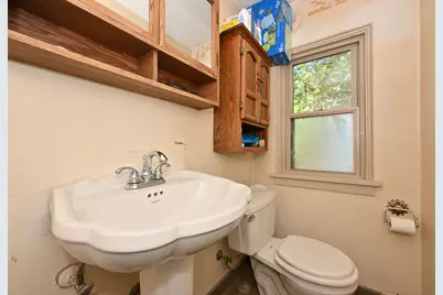 2040  Saint Clair St, Racine, WI 53402 - Photo 11