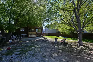 2040 St Clair St, Racine, WI 53402 - Photo 25