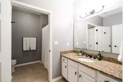 1300 N Prospect Ave #403, Milwaukee, WI 53202 - Photo 23