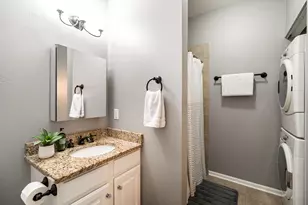1300 N Prospect Ave, Milwaukee, WI 53202 - Photo 31