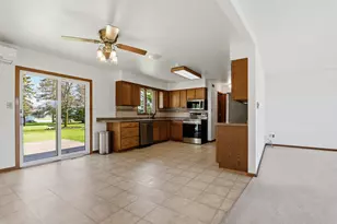 1412 Field Tree Ln, Oostburg, WI 53070 - Photo 7