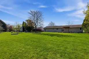 1412 Field Tree Ln, Oostburg, WI 53070 - Photo 25