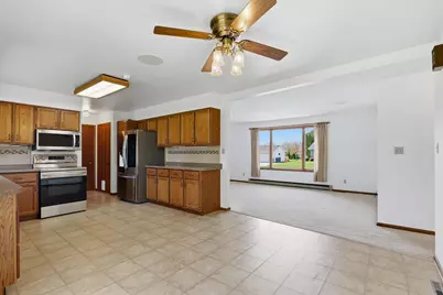 1412  Field Tree Ln, Oostburg, WI 53070 - Photo 3