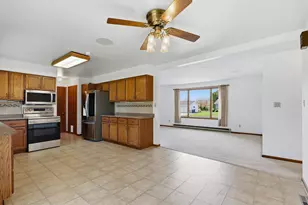 1412 Field Tree Ln, Oostburg, WI 53070 - Photo 3