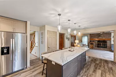W326S7350  Cabriolet Ct, Mukwonago, WI 53149 - Photo 5