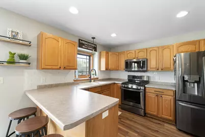 248  Bastogne Ct, Belgium, WI 53004 - Photo 9