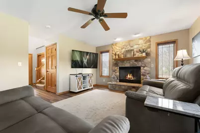 248  Bastogne Ct, Belgium, WI 53004 - Photo 5