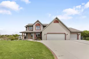 248 Bastogne Ct, Belgium, WI 53004 - Photo 1