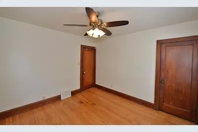 2931  Olive St, Racine, WI 53403 - Photo 15