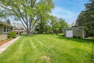 17465 Windemere Rd, Brookfield, WI 53045 - Photo 25
