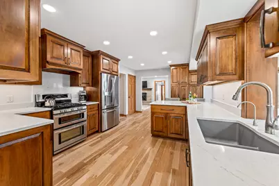 18360  Tilton Ln, Brookfield, WI 53045 - Photo 9