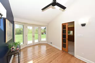 10232 N Greenview Dr, Mequon, WI 53092 - Photo 17