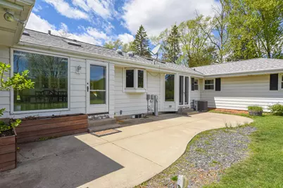 10232 N Greenview Dr, Mequon, WI 53092 - Photo 29