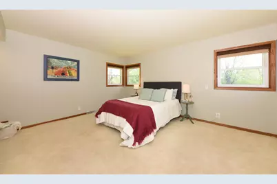 10232 N Greenview Dr, Mequon, WI 53092 - Photo 25