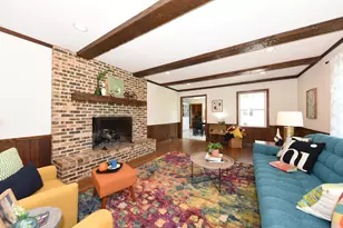 10232 N Greenview Dr, Mequon, WI 53092 - Photo 9